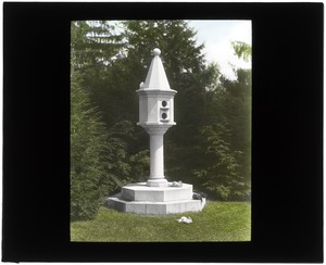 Sculpture/Birdhouse, white