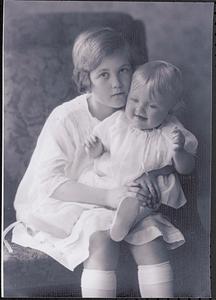 Bertha and Shirley Ann Waite, 1925