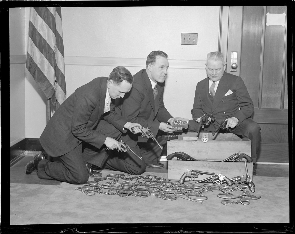 Gmen get rid of old guns Digital Commonwealth