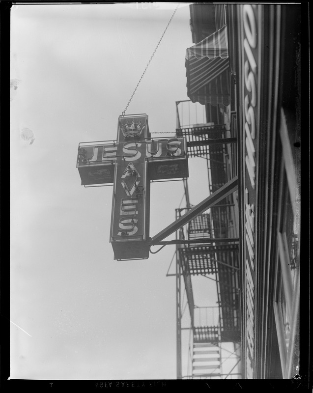 Silent advertising: "Jesus saves" sign, Boston Mission