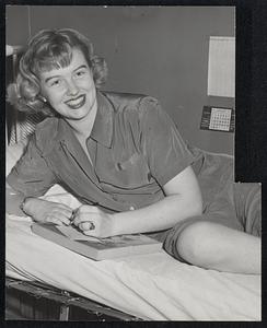 Women on hospital bed