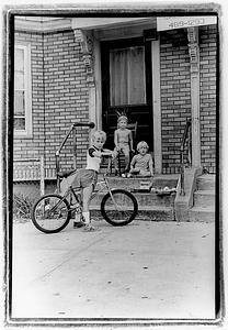 Chelsea kids playing on the stoop