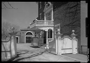 Driveway, Essex Street