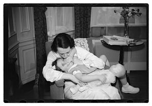 Bebe Daniels and family