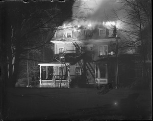 Roxbury house burns in zero weather