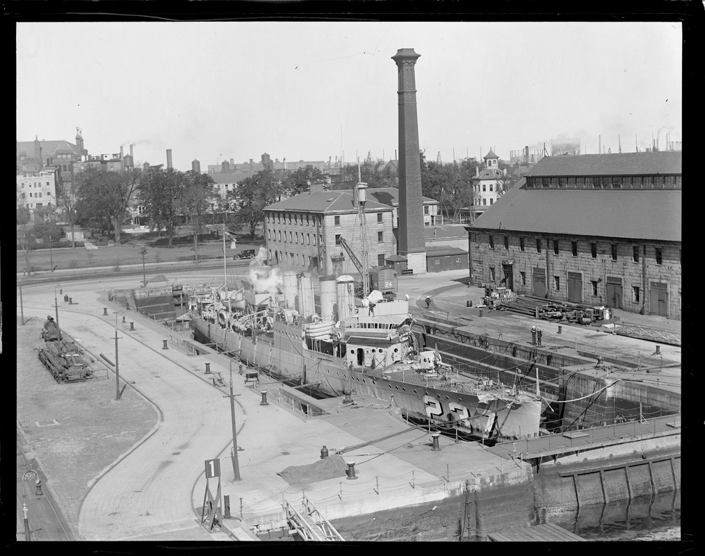 USS McFarland in Navy Yard drydock