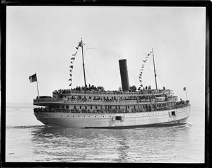 Dorothy Bradford excursion boat