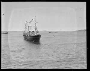 Polish liner Kosciuszko arrives in Boston Harbor