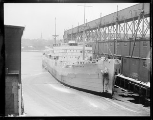 SS Innaren docked in hub