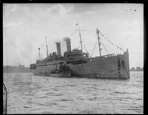 SS George Washington arrives in Boston Harbor with President Wilson aboard