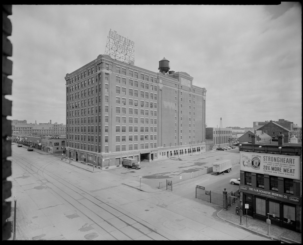 Quincy Market Cold Storage and Warehouse Co. building