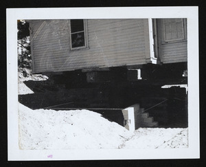 Big timber under house to carry it up hill, 588 Bay Road, Felton's