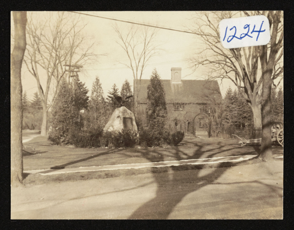 Soldiers Green, brown house