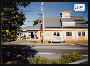 Beverly National Bank veing built on Bay Rd. Sept. 1991