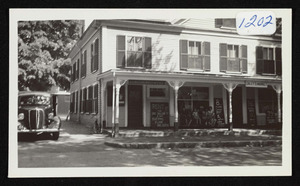 Daley's Market and Ham. P.O., children on bench