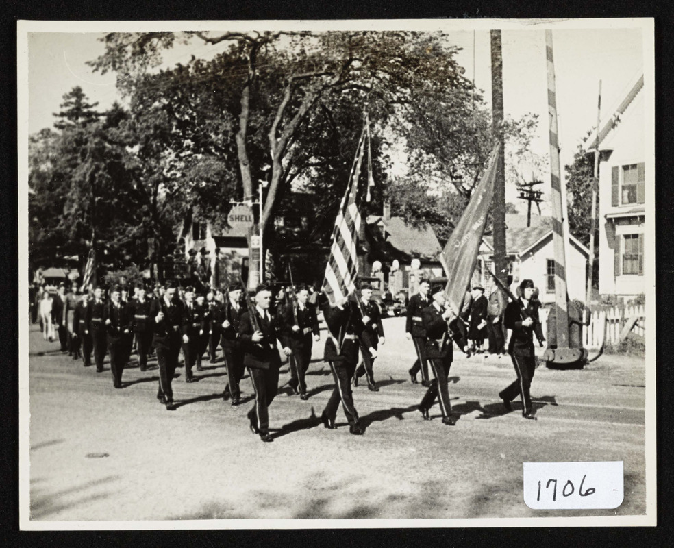 Hamilton, MA parade, circa 1937-1938, Bay Road heading north, at