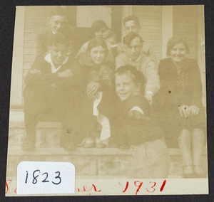 Armstrong relatives and family, Hamilton people, 1931