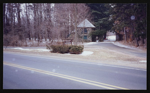 East entrance to Bradley Palmer Park, off Highland Street