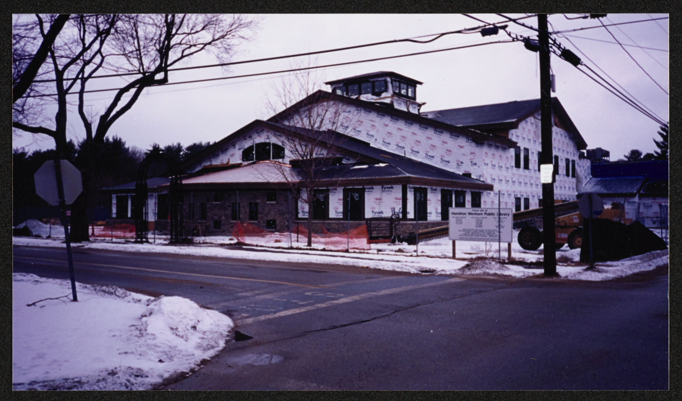 New Hamilton Wenham Library