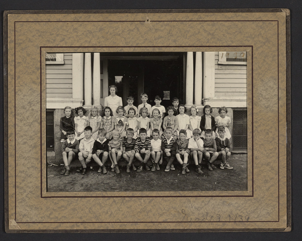 Members of high school class of 1949 when they were in 3rd grade in 1939 at the Lamson School