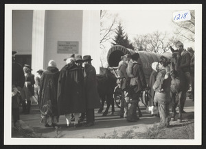 Covered wagon departure ceremonies, Dec. 1937, Cong. Church