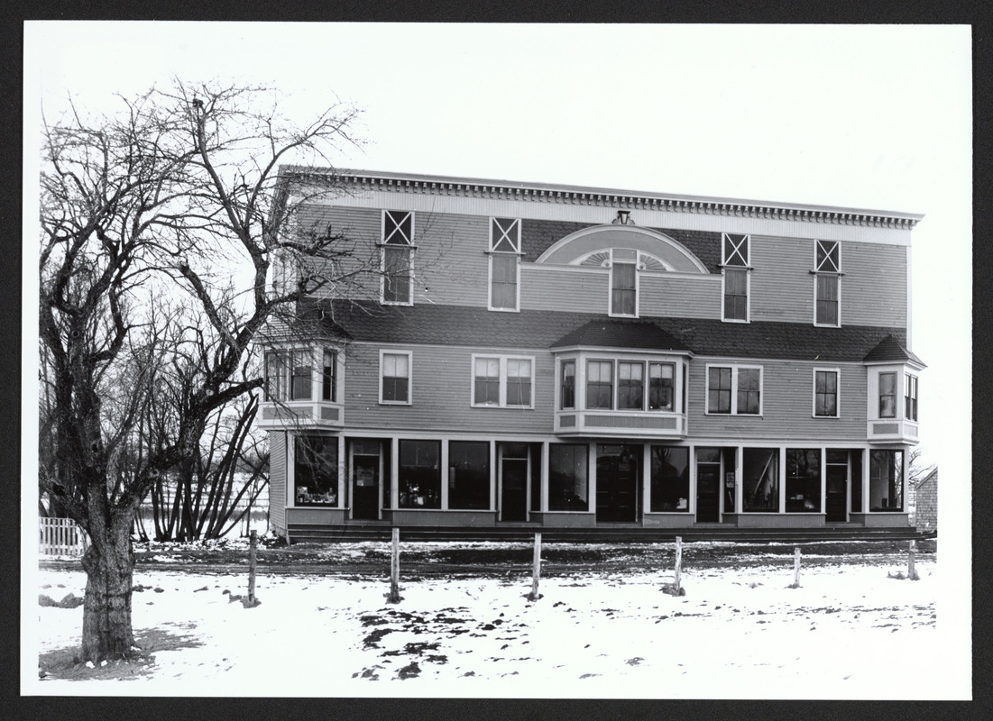 Smith Block, Hamilton Hall, Railroad Ave., So. Hamilton, Mass., burned in 1934