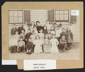 Hamilton East School class picture, about 1904