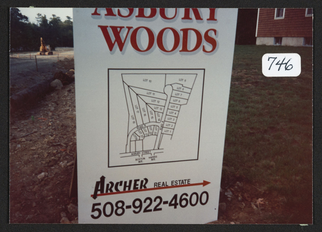 Sign on Asbury St. at entrance to Asbury Woods, Paul Ricker's development