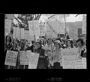 Boston University staff/faculty strike: Staffers carry signs, Commonwealth Avenue, Boston