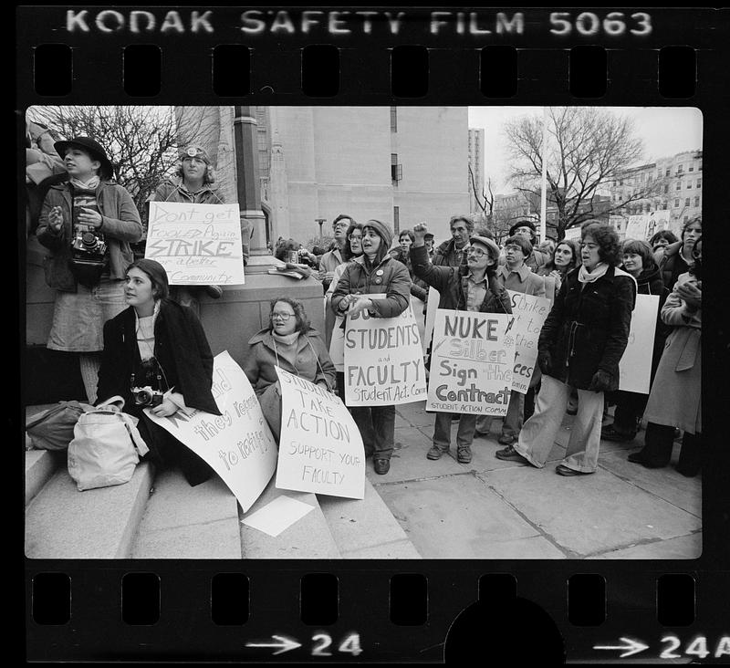 Boston University Staff/faculty Strike: Students Carry Signs In Support ...