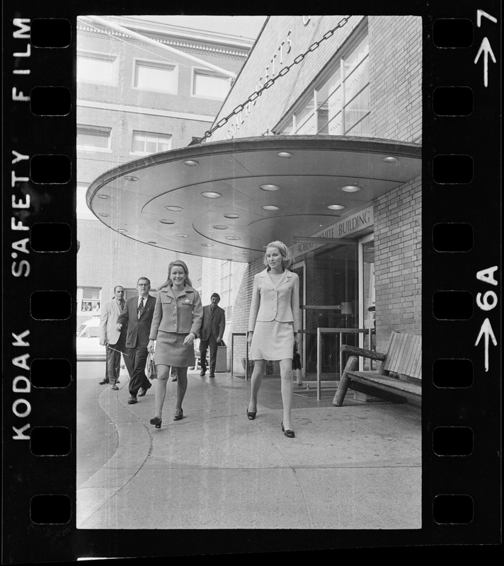 Kathryn White and her sister Nancy Galvin leaving Massachusetts General Hospital after visiting Boston Mayor Kevin White