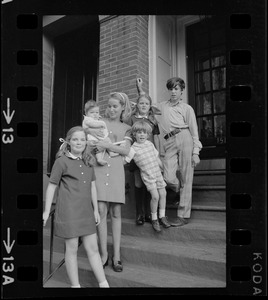 Kathryn White with her children Caitlin, Patricia, Christopher, Elizabeth, and Mark