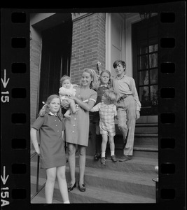 Kathryn White with her children Caitlin, Patricia, Christopher, Elizabeth, and Mark