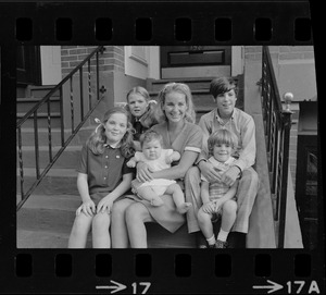 Kathryn White with her children Caitlin, Elizabeth, Patricia, Mark, and Christopher