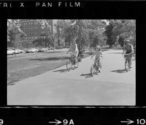 Bicyclists in Boston Common on 5-mile ride to Jamaica Pond, lead by 84-year-old heart specialist Dr. Paul Dudley White