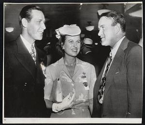 Red Sox Pilot at Democratic Parley. Joe Cronin (rt.) manager of the Red Sox, visits Democratic National Convention in Chicago as guest of Mayor and Mrs. Tobin.