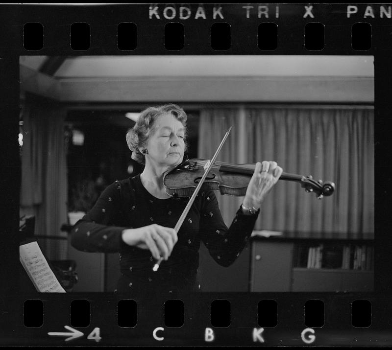 Florence Chapman Pearson playing violin