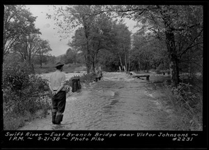 Swift River, flood photo, East Branch bridge near Victor Johnson's, Hardwick, Mass., 1:00 PM, Sept. 21, 1938