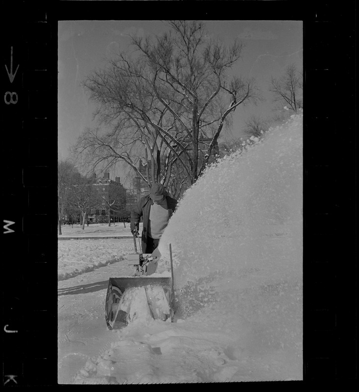 Snow blower in the Public Garden