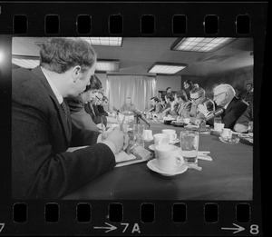 Vice President Agnew faces newsmen, photographers and newsreel cameramen during Newton press conference