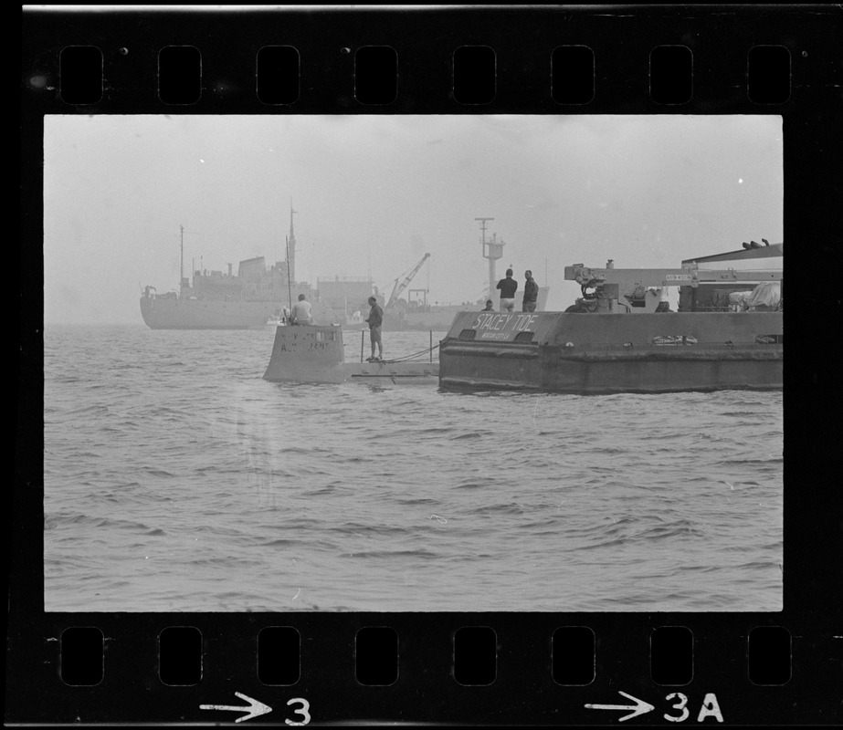 Recovery of research submarine Alvin at Menemsha Bight