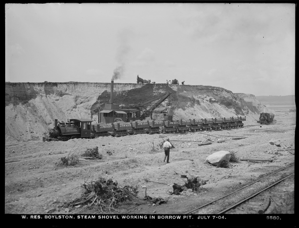 Wachusett Reservoir, steam shovel working in borrow pit, Boylston, Mass., Jul. 7, 1904