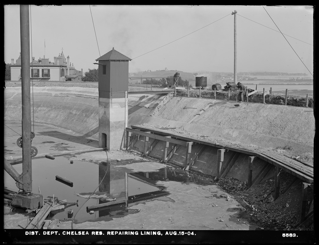 Distribution Department, Chelsea Reservoir, repairing lining, Chelsea, Mass., Aug. 15, 1904