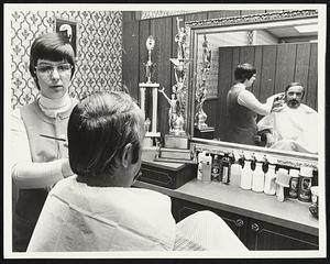 Swamscott lady barber