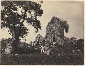 Ruïnes van Tjandi Sewoe bij Jogjakarta
