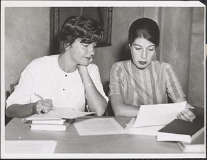 Women register at Fogg Art Museum... Harvard
