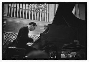 Sanroma Jesus at Boston Pops performance close ups from under the piano