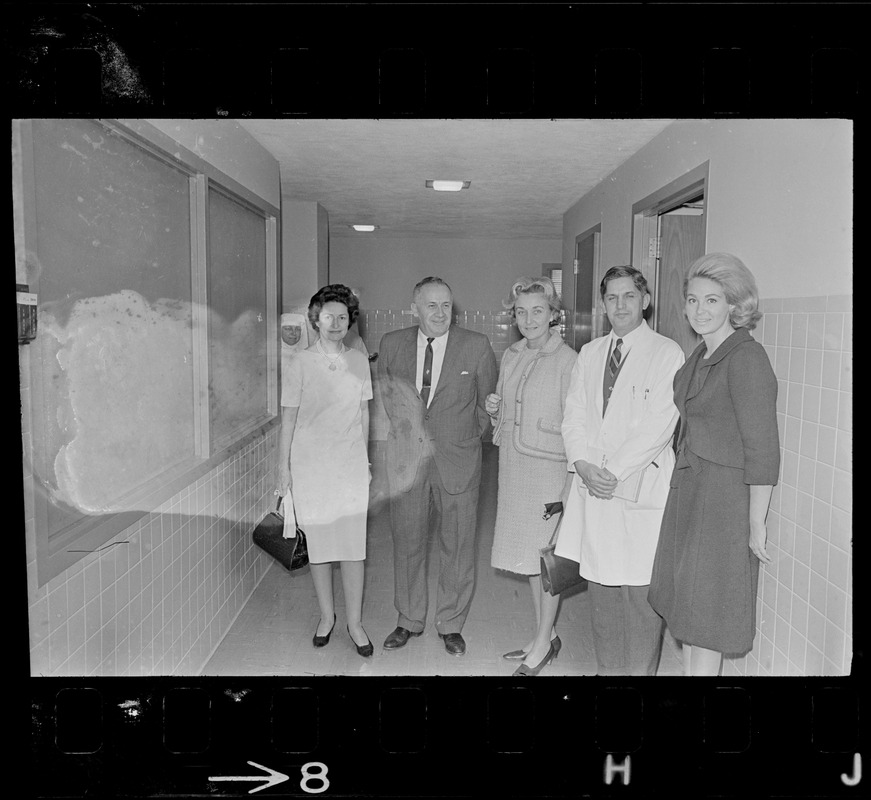 Lady Bird Johnson, unidentified man, Toni Peabody, Dr. Charles Pryles, and Joan Kennedy at Kennedy Memorial Hospital