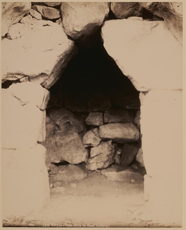 Tiryns - side arch to east gallery