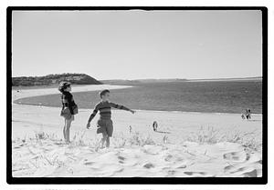 Nito Carolyn & Pablo sand dunes